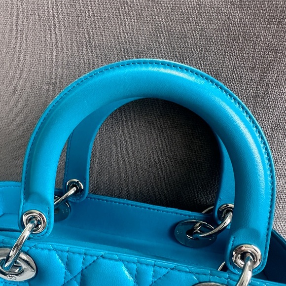 Lady Dior｜Medium Bag in Blue - Picture 5 of 12